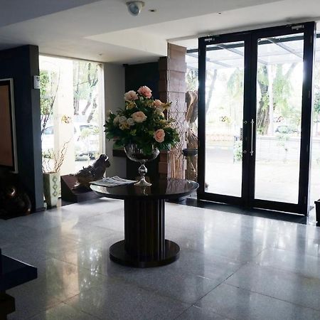 Rumah Nenek Hotel And Restaurant Padang  Exterior photo