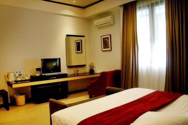 Rumah Nenek Hotel And Restaurant Padang  Room photo